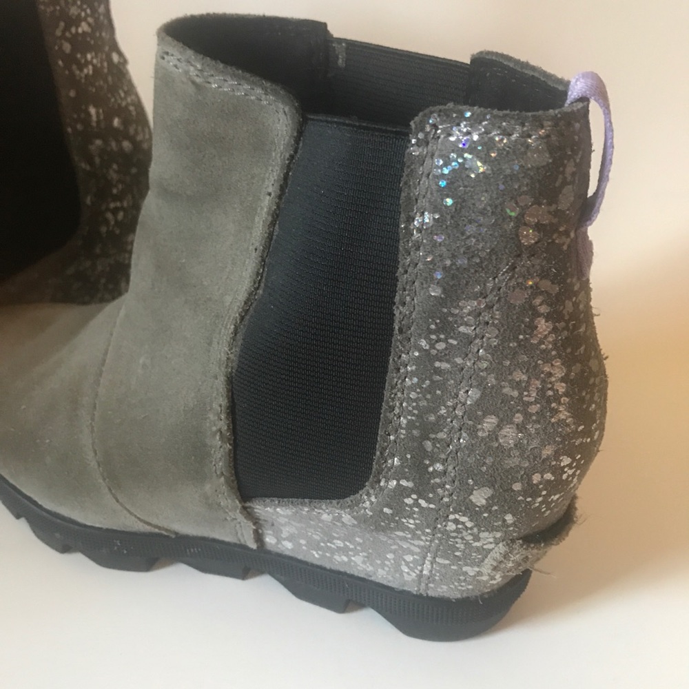 Gray with glitter Sorel boots